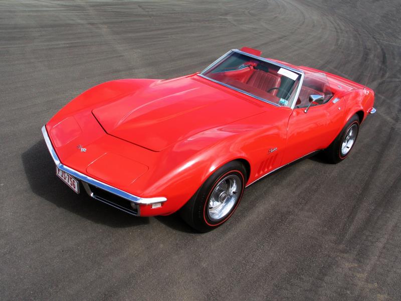 Red Corvette C3